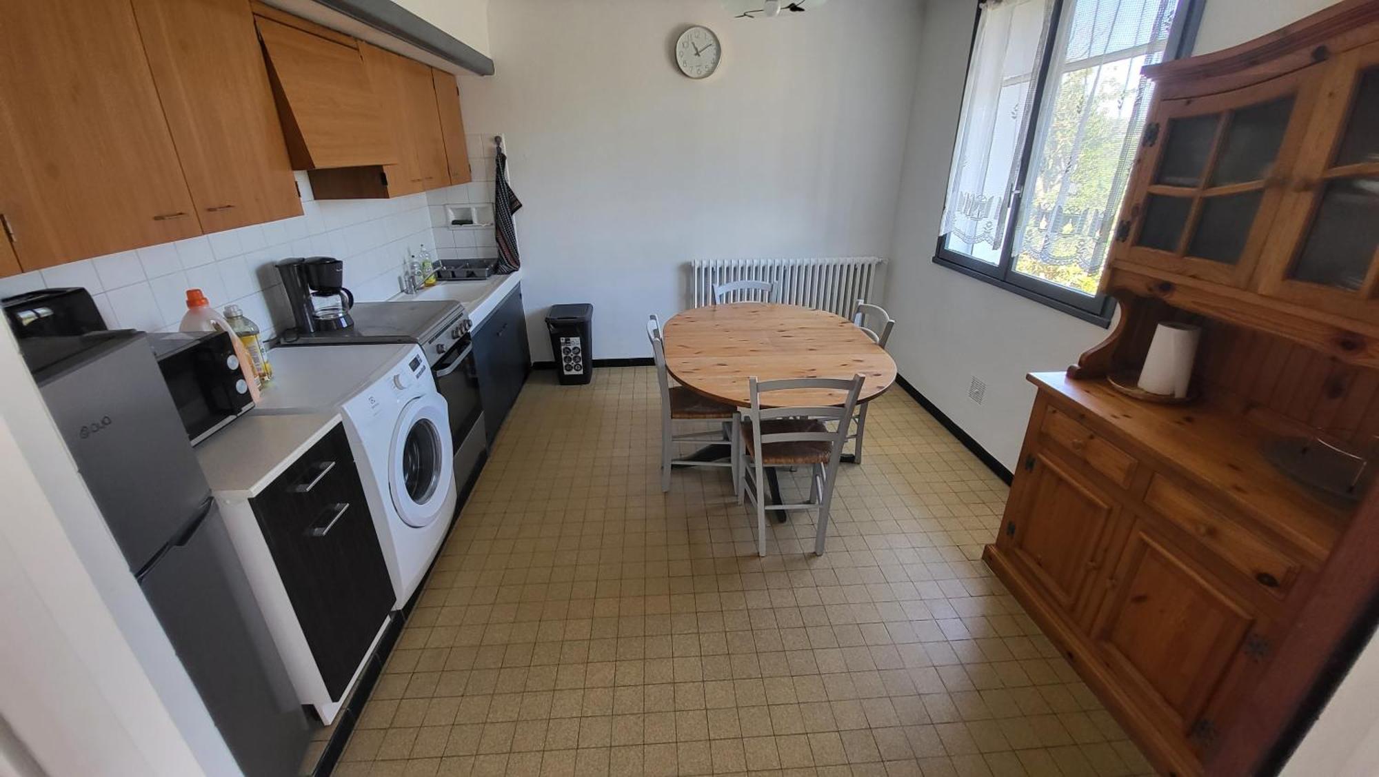 Bel Appartement Vinassan Luaran gambar